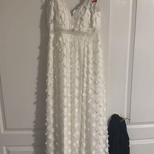 Elegant White Sleeveless Dress